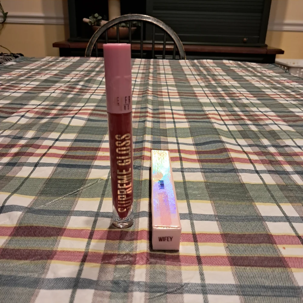 Jeffree Star Wifey Supreme Gloss‎